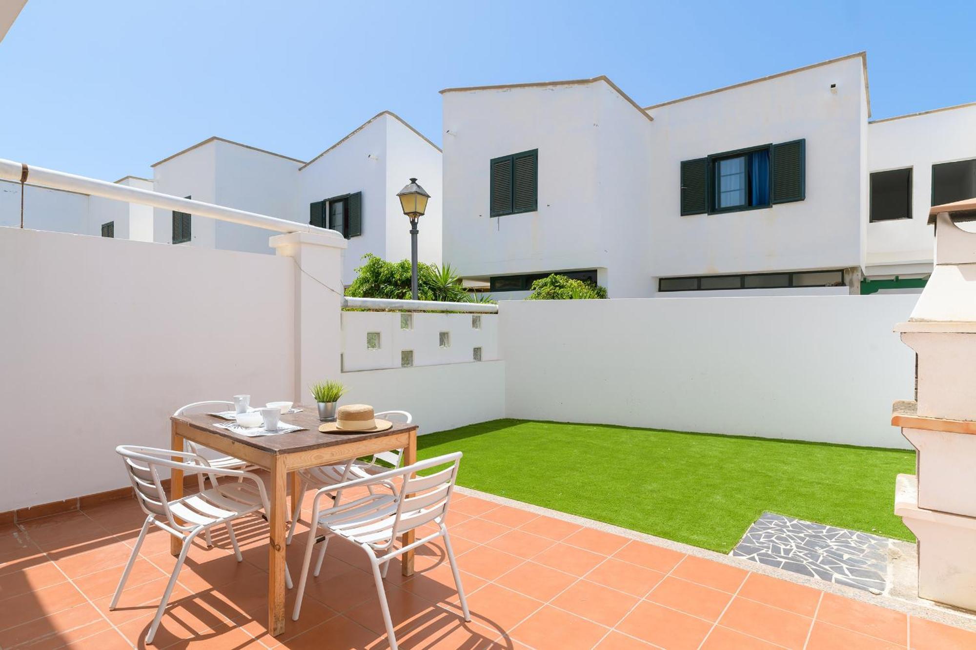 Villa Montserrat De Playa Blanca Bagian luar foto
